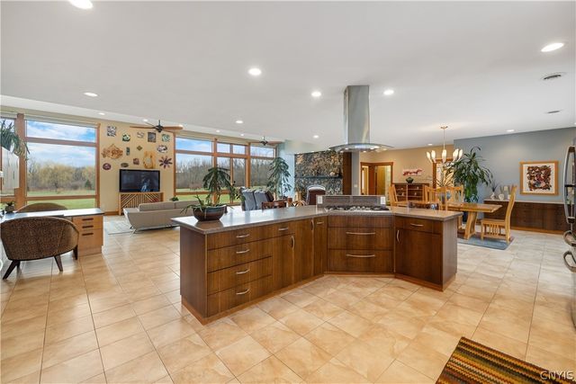 6687 Beach Road, Camillus, NY 13209