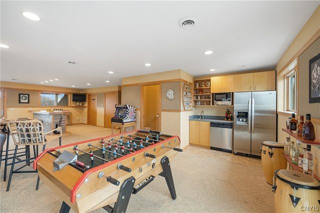 6687 Beach Road, Camillus, NY 13209