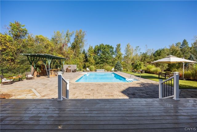 6687 Beach Road, Camillus, NY 13209