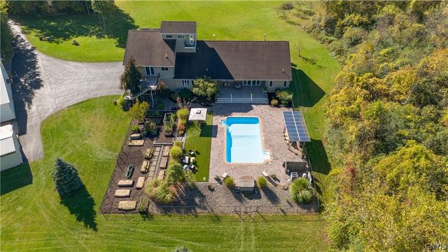 6687 Beach Road, Camillus, NY 13209