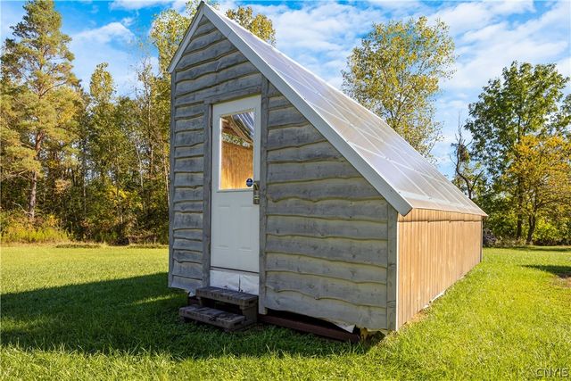 6687 Beach Road, Camillus, NY 13209