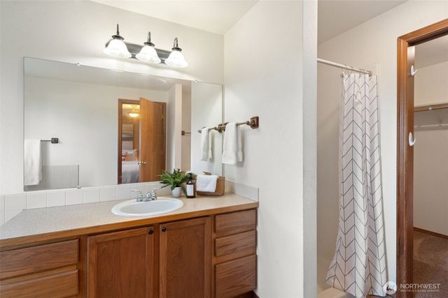 130 E Warbler Court, Allyn, WA 98524