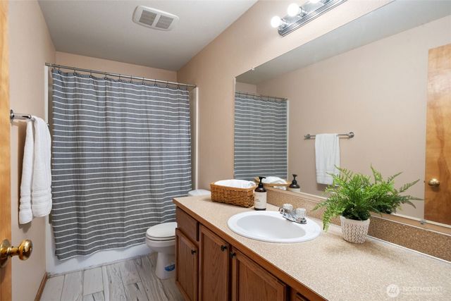 130 E Warbler Court, Allyn, WA 98524