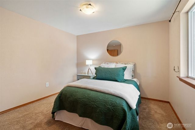 130 E Warbler Court, Allyn, WA 98524