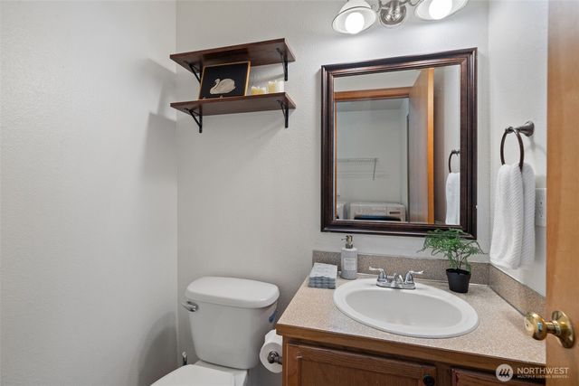 130 E Warbler Court, Allyn, WA 98524