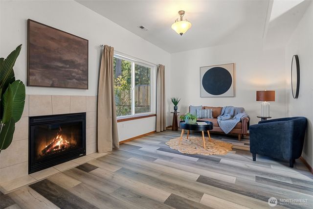 130 E Warbler Court, Allyn, WA 98524
