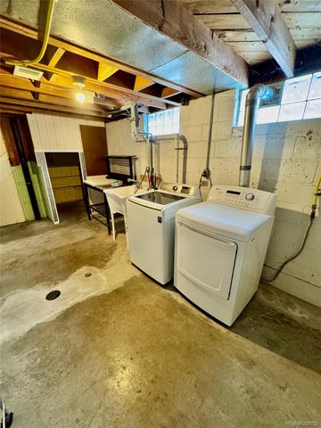 24442 Union Street, Dearborn, MI 48124