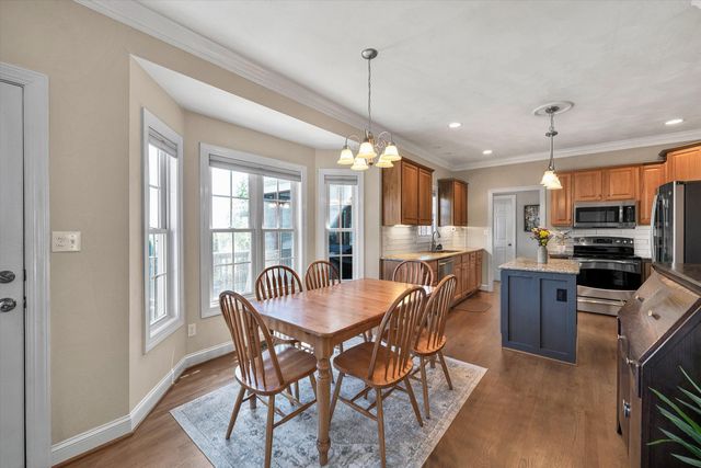 6210 Crumpacker DR, Roanoke, VA 24012