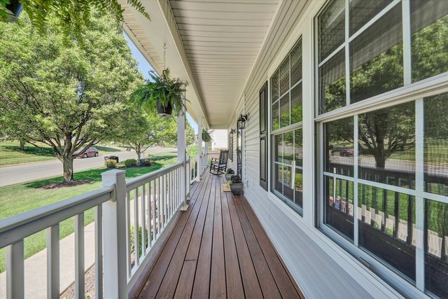 6210 Crumpacker DR, Roanoke, VA 24012