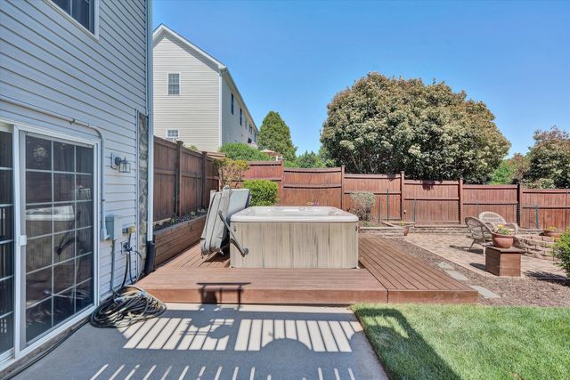 6210 Crumpacker DR, Roanoke, VA 24012