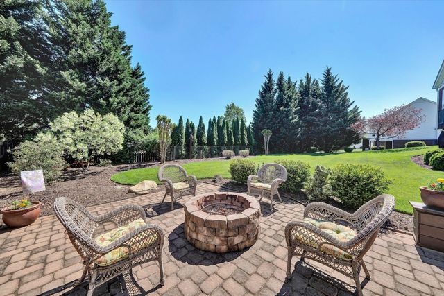 6210 Crumpacker DR, Roanoke, VA 24012