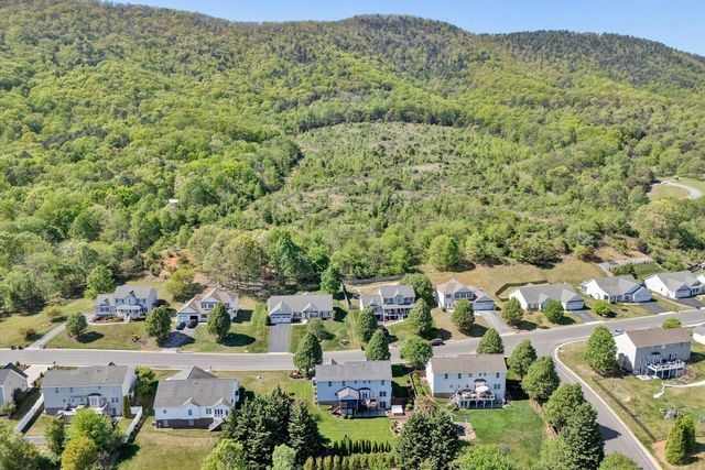 6210 Crumpacker DR, Roanoke, VA 24012