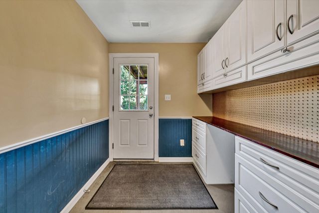6210 Crumpacker DR, Roanoke, VA 24012