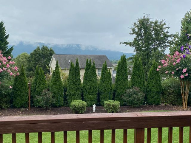 6210 Crumpacker DR, Roanoke, VA 24012