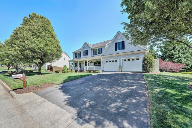 6210 Crumpacker DR, Roanoke, VA 24012