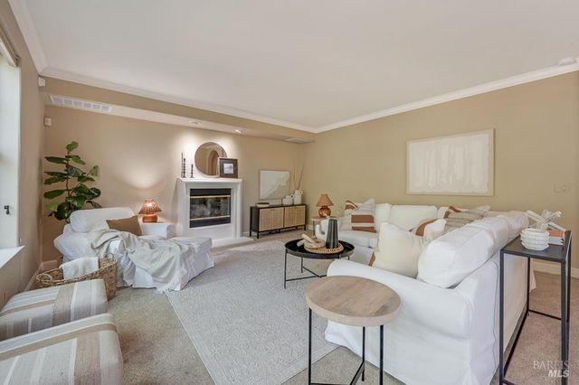 2029 Park Vista Ct, Santa Rosa, CA 95405