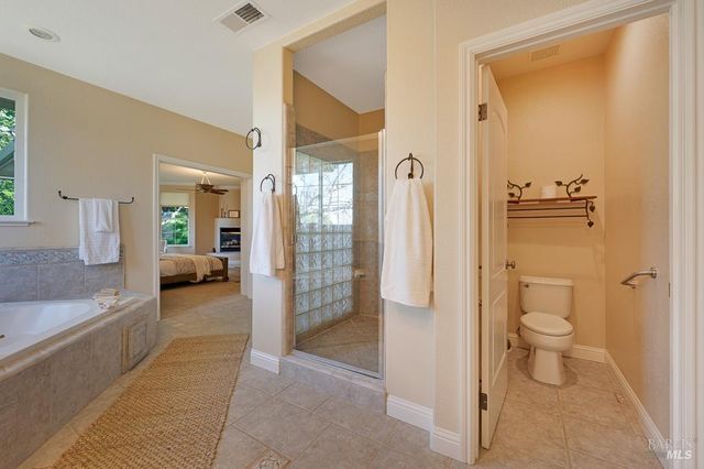 2029 Park Vista Ct, Santa Rosa, CA 95405