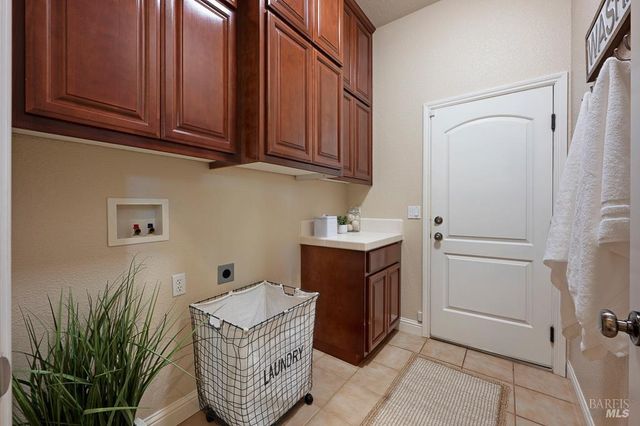 2029 Park Vista Ct, Santa Rosa, CA 95405