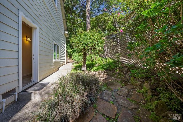 2029 Park Vista Ct, Santa Rosa, CA 95405