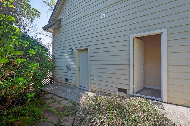 2029 Park Vista Ct, Santa Rosa, CA 95405