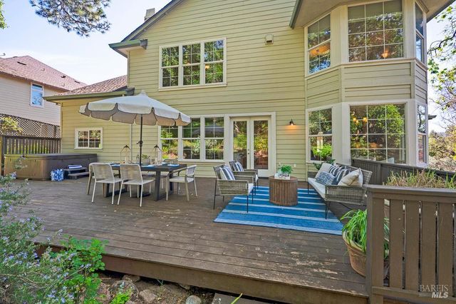 2029 Park Vista Ct, Santa Rosa, CA 95405