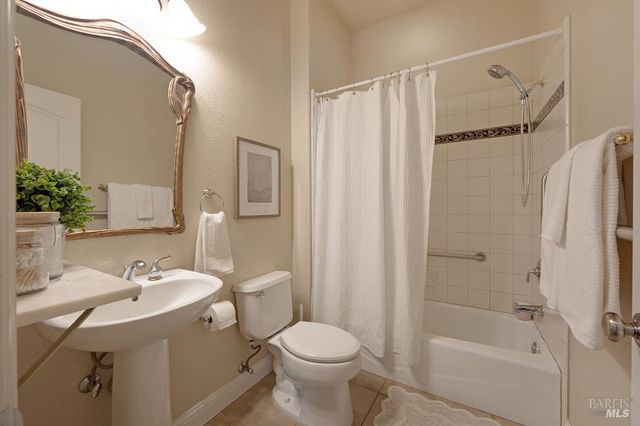 2029 Park Vista Ct, Santa Rosa, CA 95405