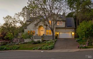 2029 Park Vista Ct, Santa Rosa, CA 95405