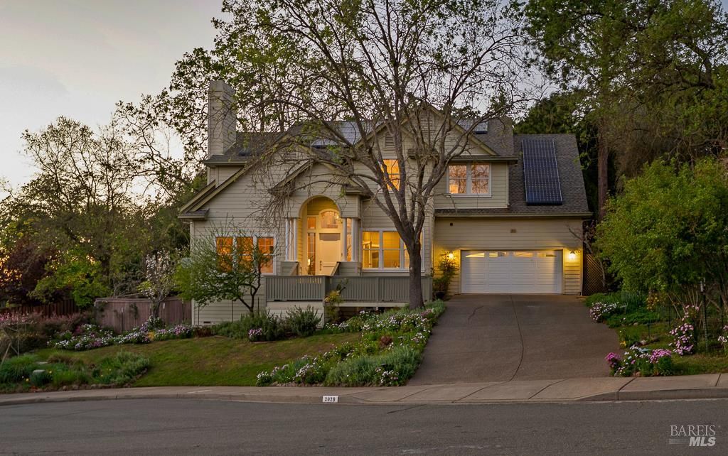 2029 Park Vista Ct, Santa Rosa, CA 95405