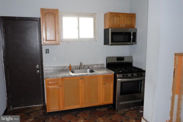 2144 NATRONA, Philadelphia, PA 19121