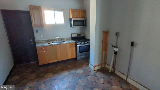 2144 NATRONA, Philadelphia, PA 19121