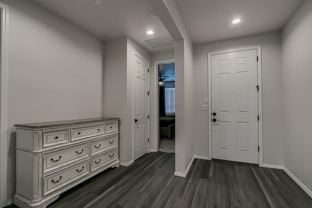 1050 Teena Road SE, Rio Rancho, NM 87124