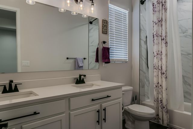 1050 Teena Road SE, Rio Rancho, NM 87124