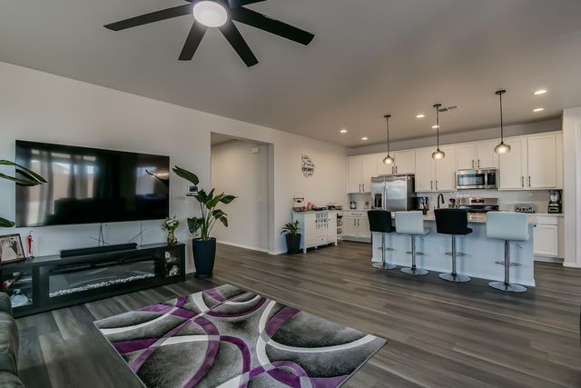 1050 Teena Road SE, Rio Rancho, NM 87124