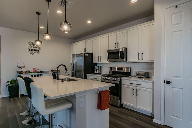 1050 Teena Road SE, Rio Rancho, NM 87124