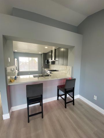 827 Saint Andrew St, Lathrop, CA 95330