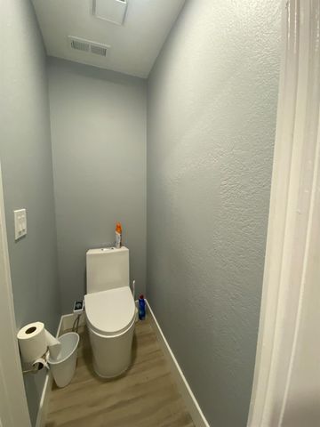 827 Saint Andrew St, Lathrop, CA 95330