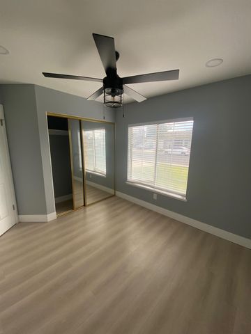 827 Saint Andrew St, Lathrop, CA 95330