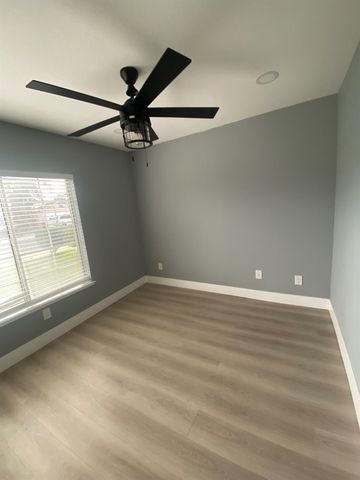 827 Saint Andrew St, Lathrop, CA 95330