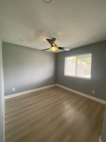 827 Saint Andrew St, Lathrop, CA 95330