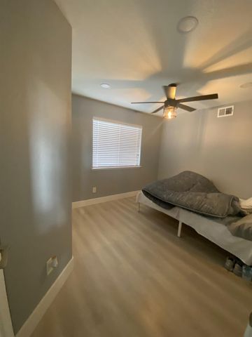 827 Saint Andrew St, Lathrop, CA 95330