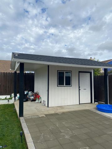 827 Saint Andrew St, Lathrop, CA 95330