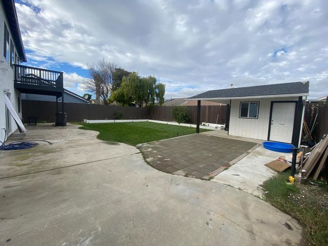 827 Saint Andrew St, Lathrop, CA 95330