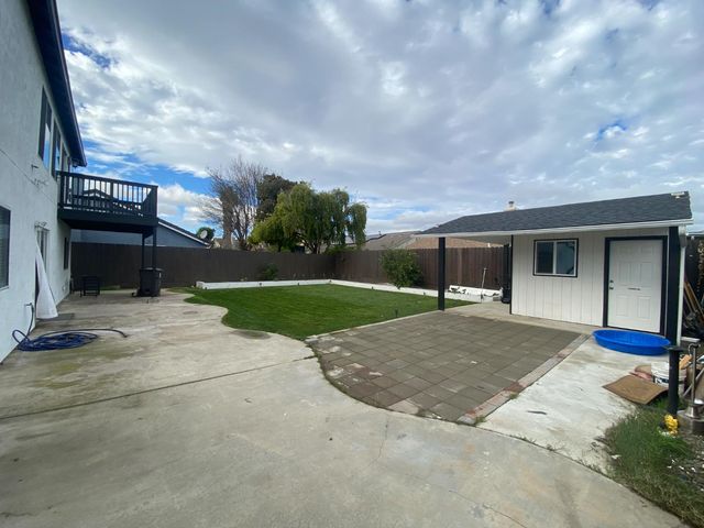 827 Saint Andrew St, Lathrop, CA 95330