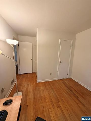 436 Meadowbrook Avenue, Ridgewood, NJ 07450