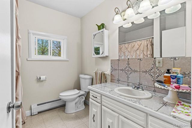 327 Reid Road, Grand Blanc, MI 48439
