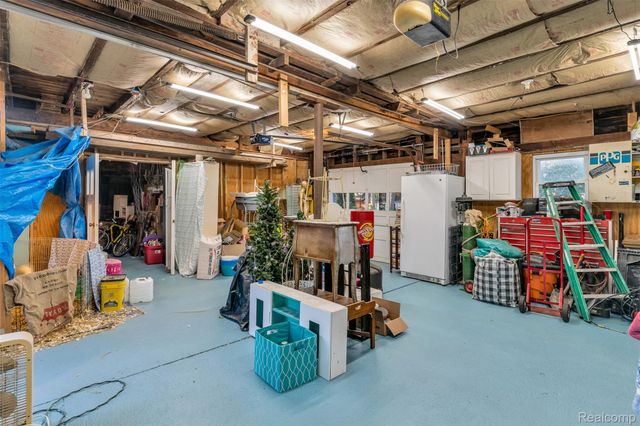 327 Reid Road, Grand Blanc, MI 48439