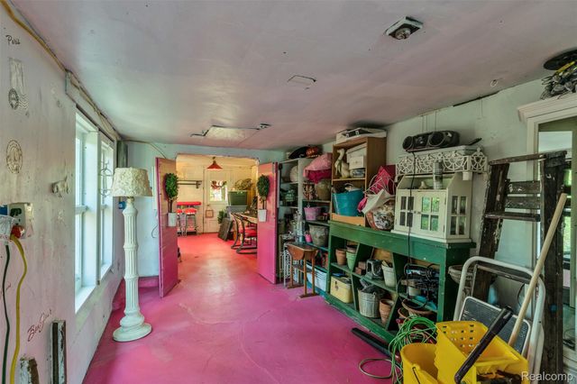 327 Reid Road, Grand Blanc, MI 48439