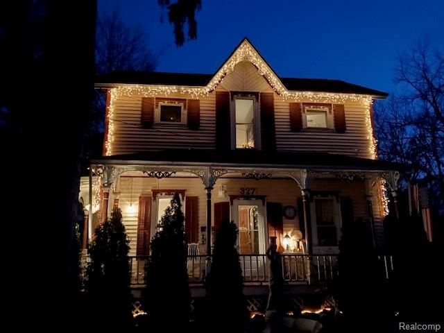 327 Reid Road, Grand Blanc, MI 48439