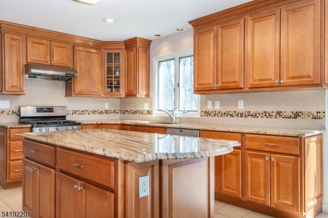 43 WILKESHIRE BLVD, Randolph Twp., NJ 07869