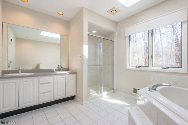 43 WILKESHIRE BLVD, Randolph Twp., NJ 07869